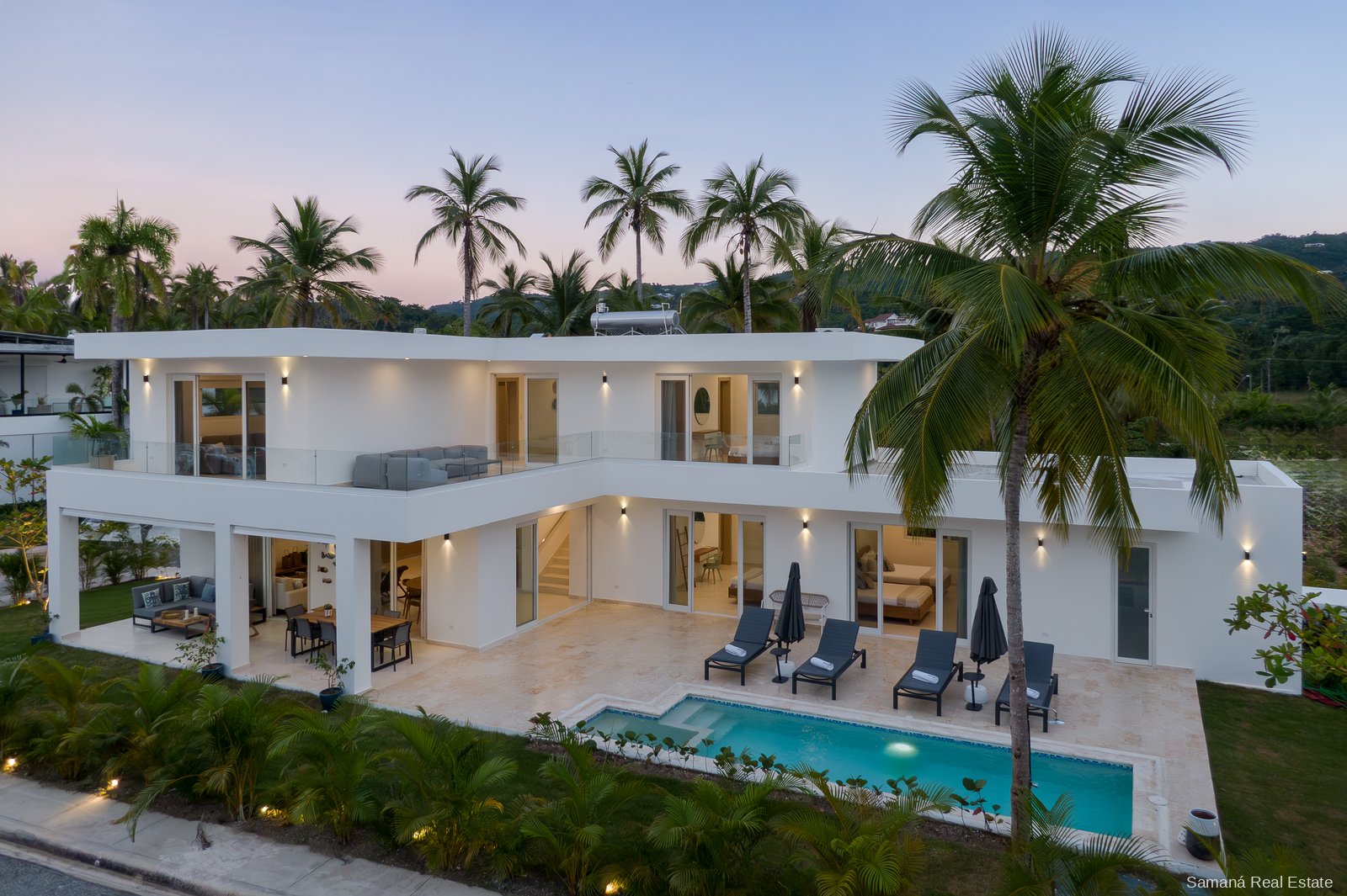 Two to Five Bedroom Villas with Private Pool in a Beachfront Gated Community, Playa Cosón