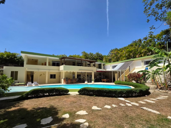 5-Bedroom Investment Villa with Guest Apartment & Waterfall in Casa Linda For Sale