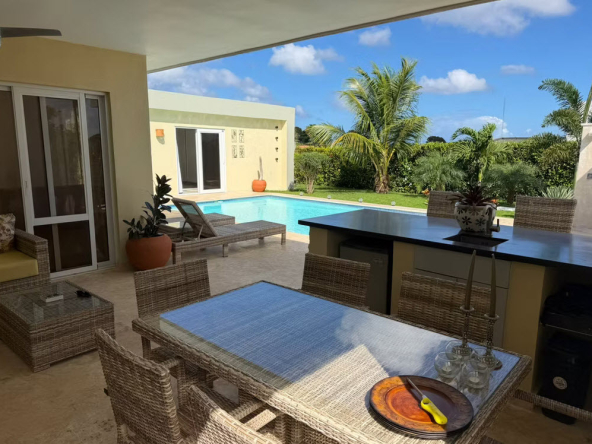 3-Bedroom Villa with Separate Guest Casita & Private Pool in Casa Linda
