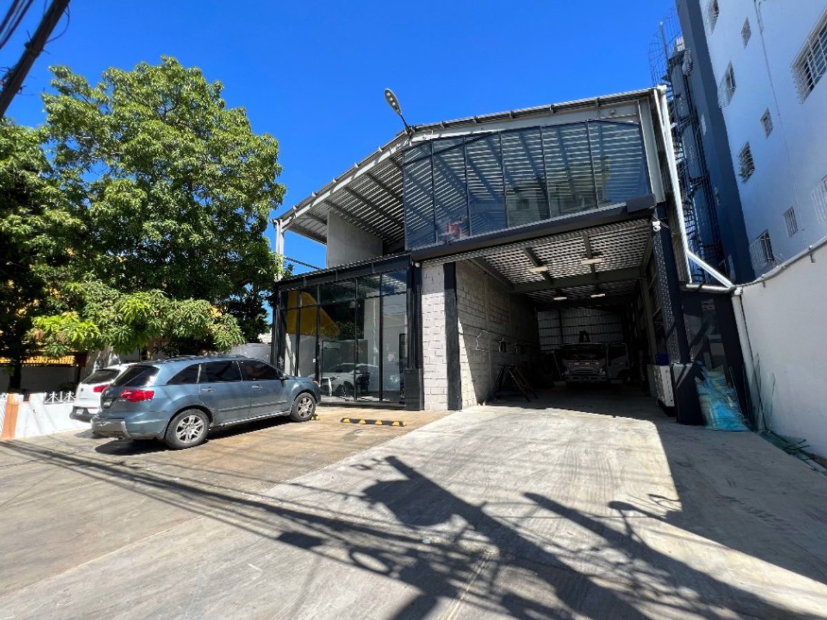 Listing image 1