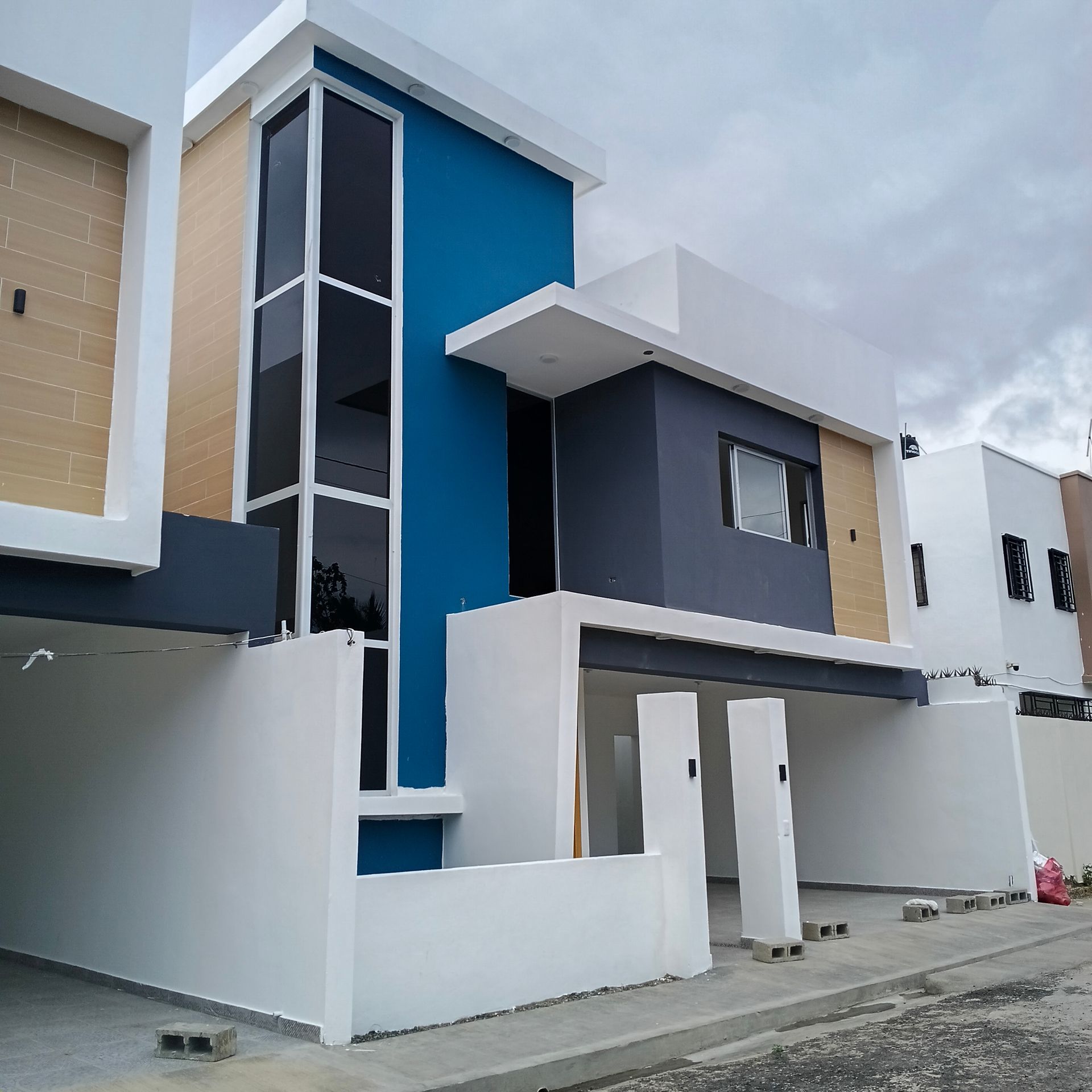 Listing image 1
