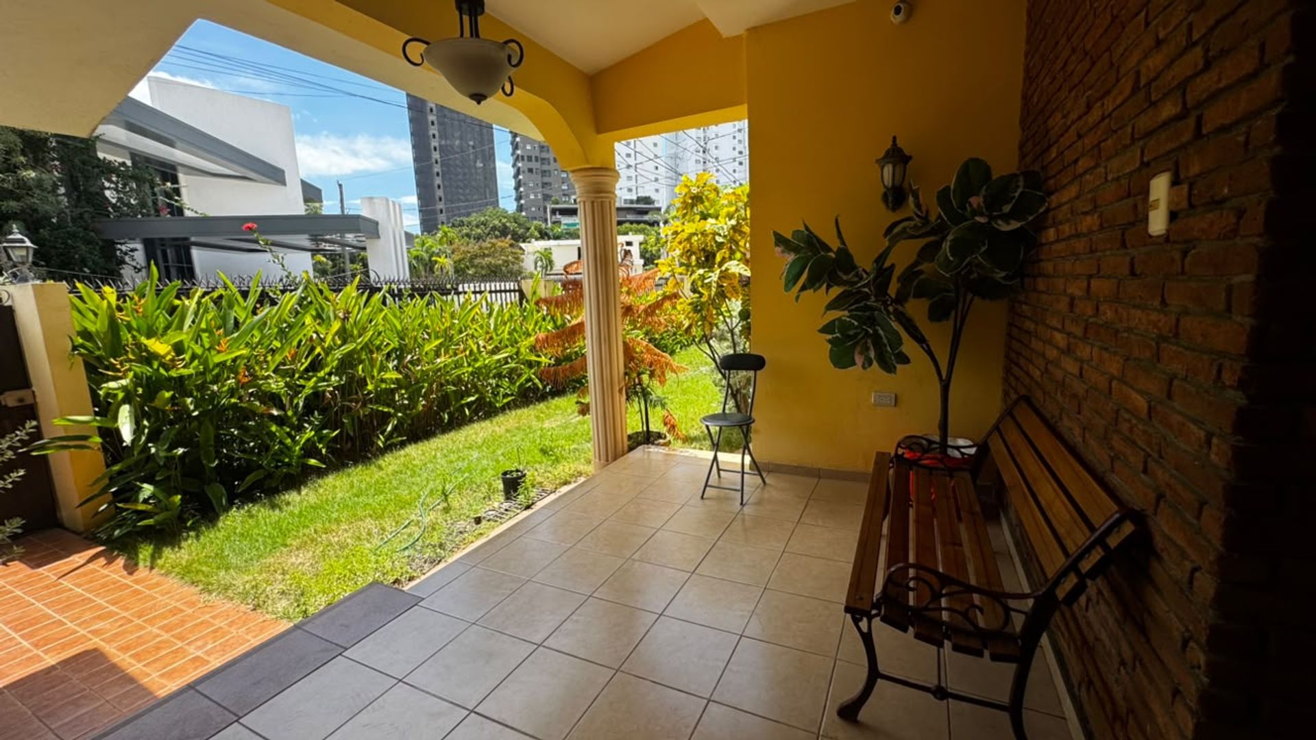 Listing image 1