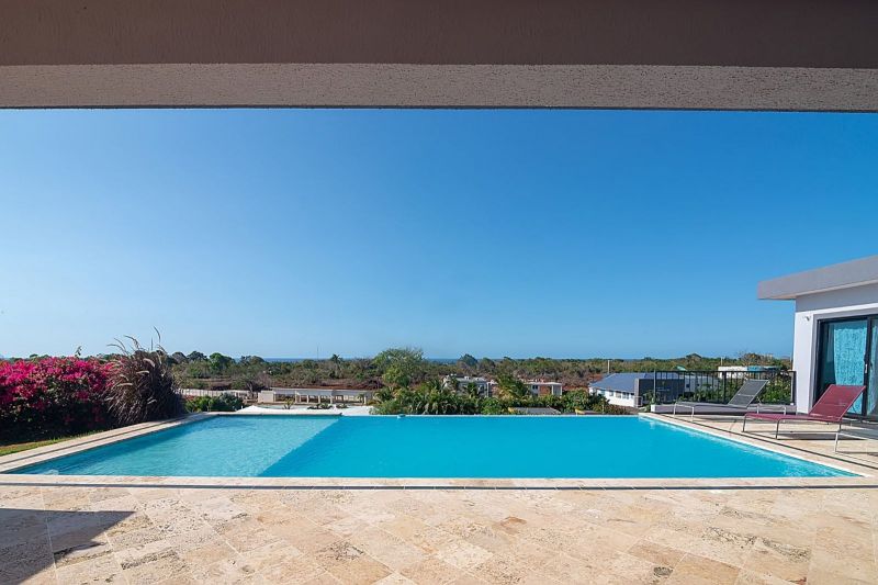 713 Casa Linda Beautiful 4 bedroom Luxury Villa